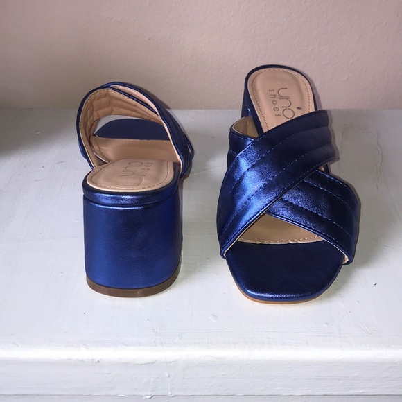 Sandals - Picture 3 of 4